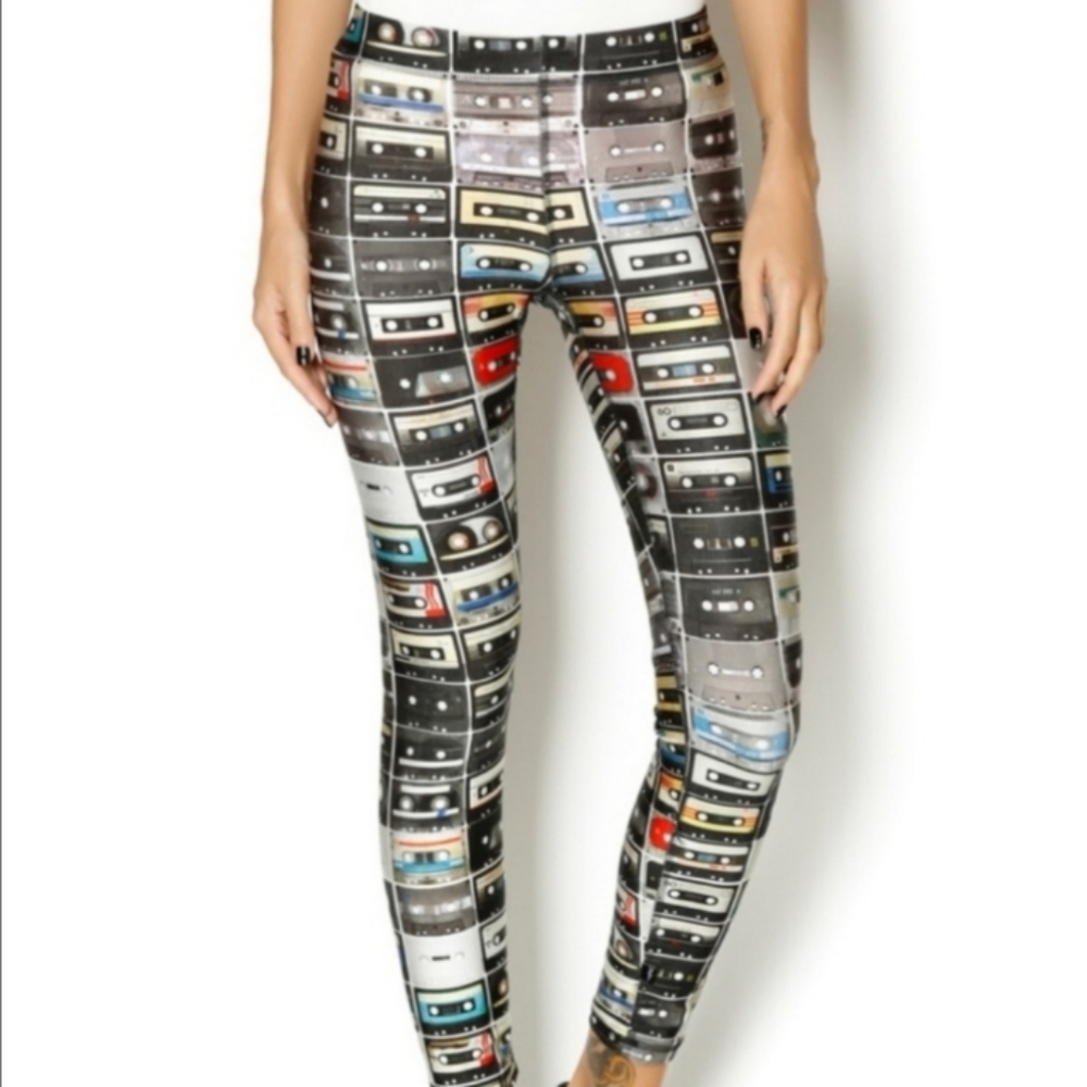 Zara Terez Retro Cassette Print Capri Leggings Sz Medium EUC 80s 90s